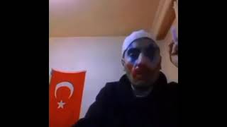 Hüseyin Aktepe Turkish joker sigara yakıyor Resimi