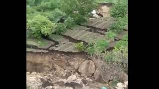 В районе Иноземцево произошёл крупный оползень. 26.05.2017