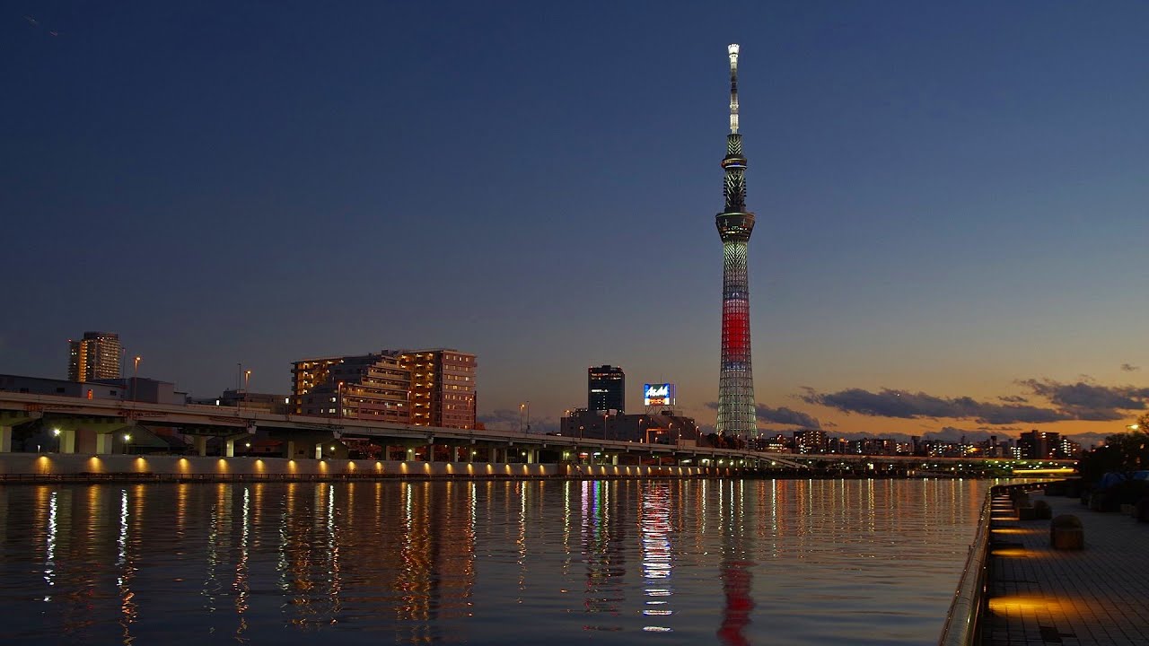 東京スカイツリー ライトアップ 日本国旗をイメージした特別ライティング 21年 初ライティング 1月1日 正月 夕焼け雲 隅田川 Youtube