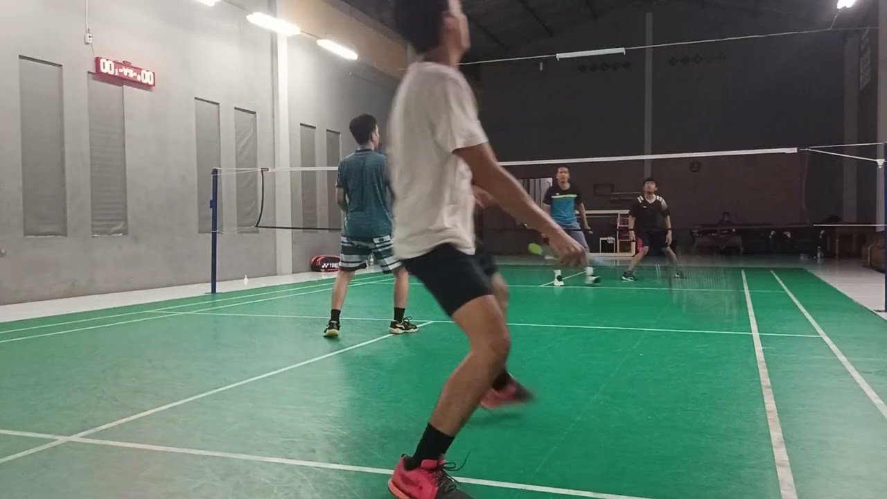 Badminton tarkam lukman/Rino vs wima/Kautsar