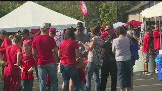 Attendees at YSU Homecoming keep old traditions alive