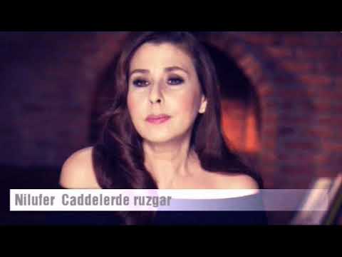 Nilufer Caddelerde Ruzgar Aklimda Aşk Var