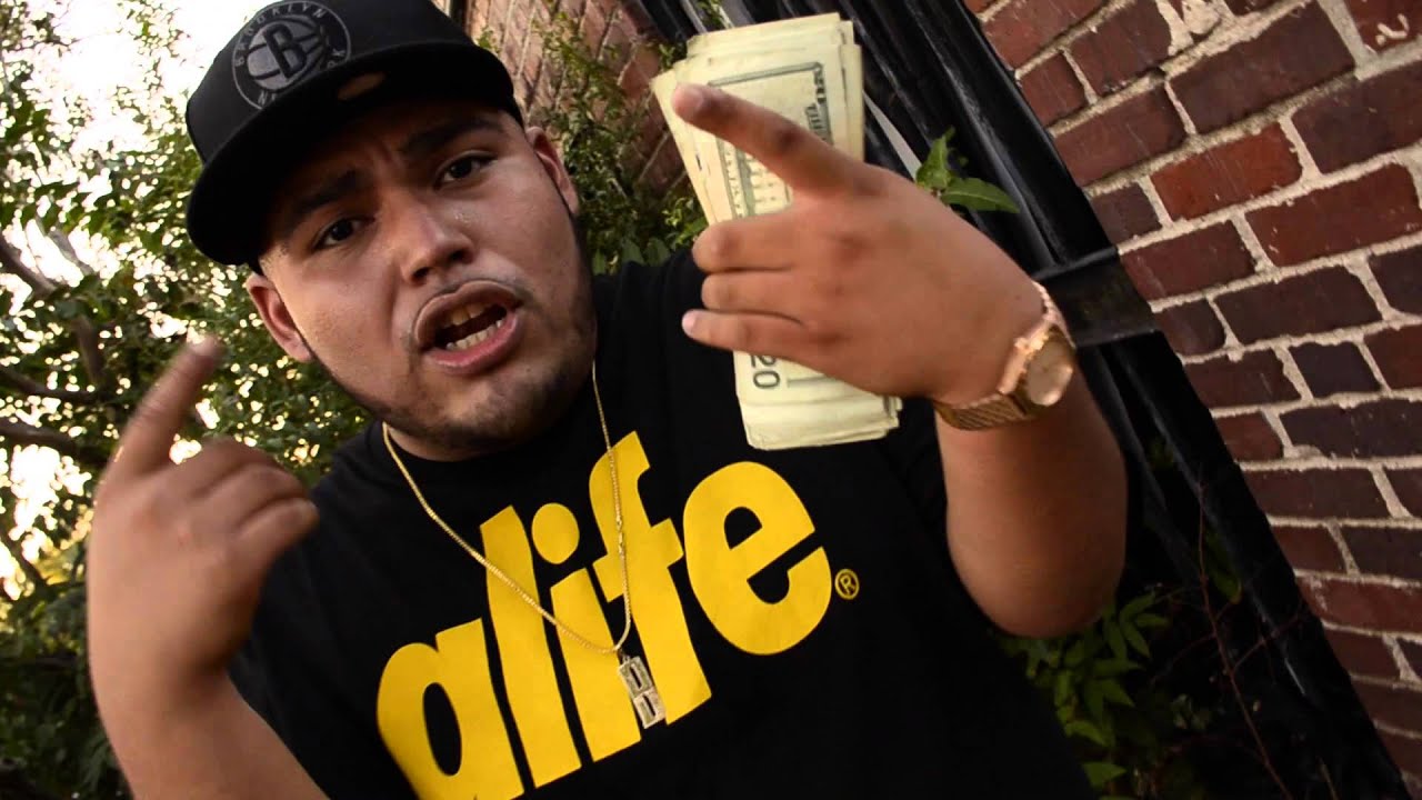 Guarda DATS"B" WHO RUN IT "L.O.R" su YouTube Guarda DATS"B" WHO RUN IT "L.O.R" su YouTube
