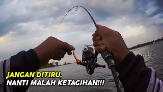 DILUAR NALAR!!! MANCING DI PANTAI MARINA SEMARANG KETEMU ROMBONGAN IKAN LEZAT