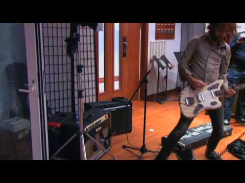 A Place To Bury Strangers - Ocean (Live on KEXP)