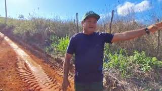 A Máquina Limpando A Estrada Da Chegada Do. Sítio. Cantinho Da Ceia