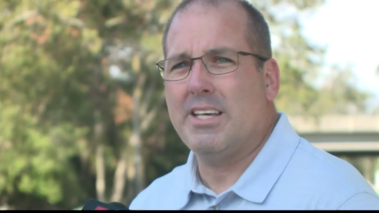 Body found in ditch on Southside - YouTube
