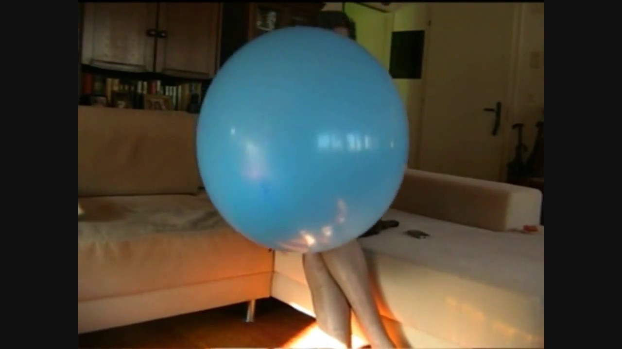 Venus Andrea huge blue balloon b2p - YouTube
