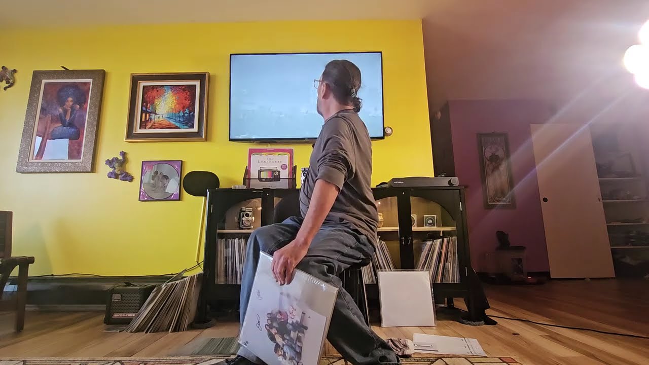 Wet leg concert and vinyl reviews. Mission ballroom show