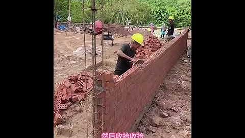 【小唐的老挝媳妇阿珍】正式開始做磚牆，丈母娘被中國父親手藝驚呆了：又漂亮又紮實！#中外家庭 #農村生活