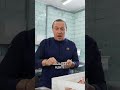 Тяжелая работа по очистке гусиных крыльев