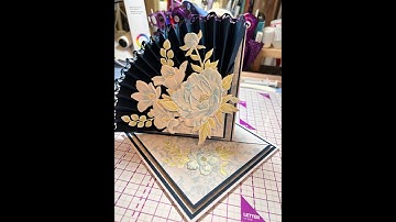 Fan Floral Twisted Easel Card