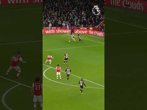 Brilliant Bukayo Saka Nutmeg Assist Shorts