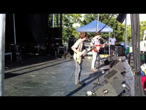 Surfer Blood - "Harmonix" (Live) - LouFest (8/27/11)