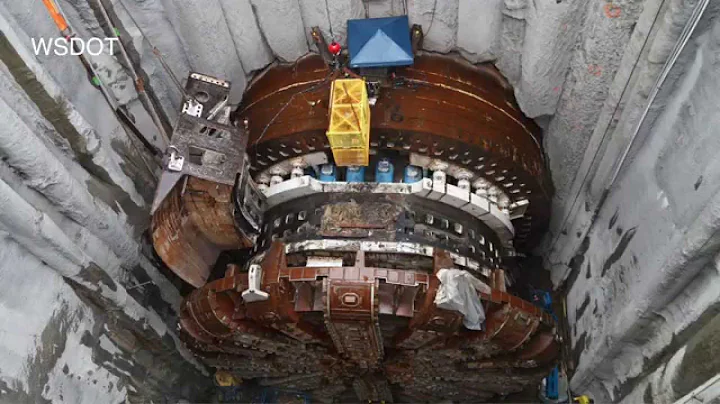 Details of TBM Bertha's recovery lift and repair p...