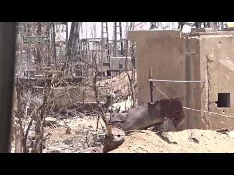 إحدى الآليات التي دمرتها قوات المعارضة على جبهة حي القابون شرق العاصمة دمشق