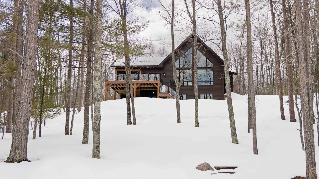 Modified Ivy Brook by Wisconsin Log Homes