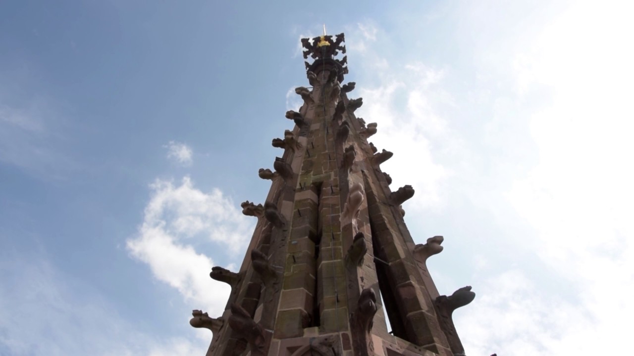 Der Westturm des Freiburger Münsters