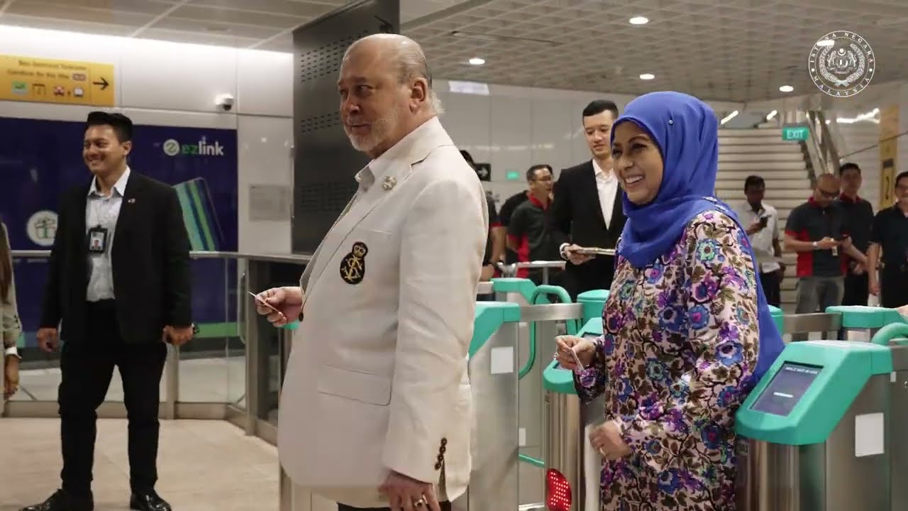 LAWATAN NEGARA PERTAMA YANG DI-PERTUAN AGONG DAN RAJA PERMAISURI AGONG KE SINGAPURA