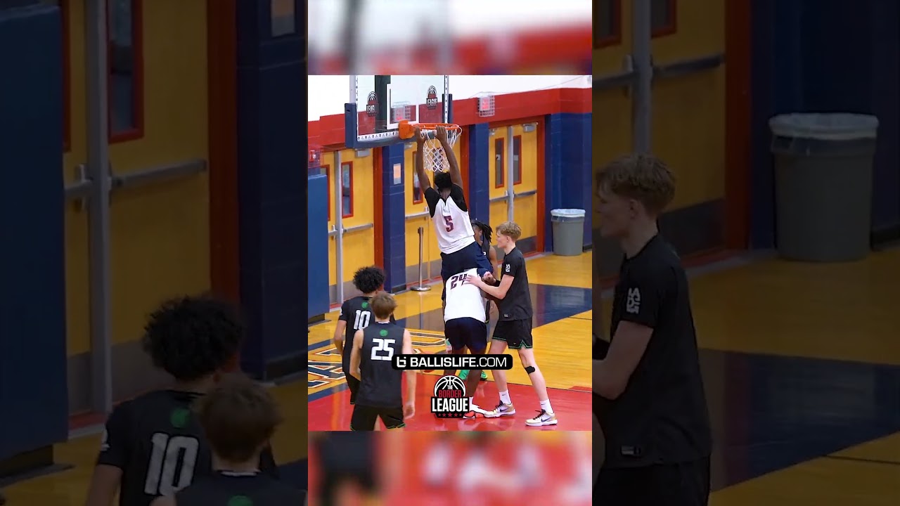 Jaxon Richardson DUNKS his own Teammate 😳