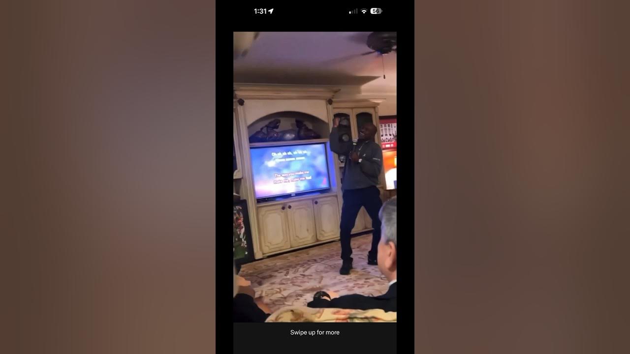 Cedric Burns of Alabama football signs karaoke 🎤 YouTube