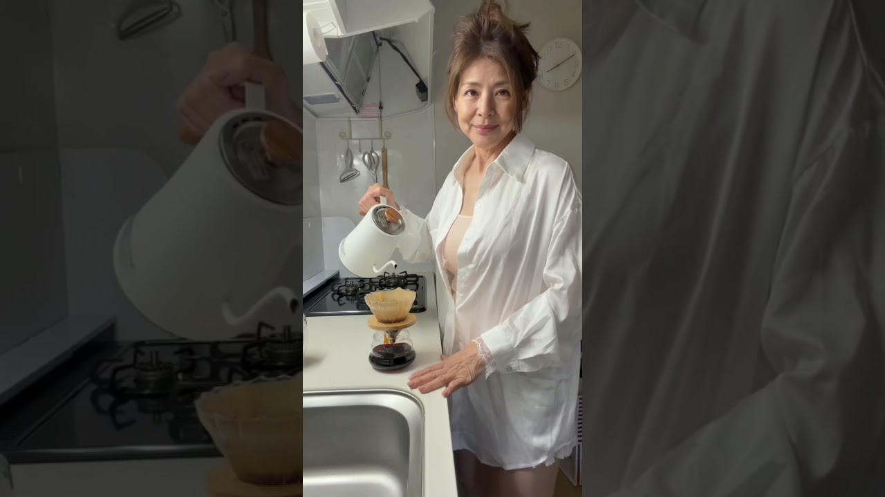 熟女と一緒にモーニングコーヒーはいかが？