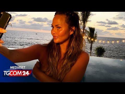 Video: Chrissy Teigen Si è Separata Dalle Sue Protesi Mammarie