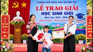 A Touching Moment: Hieu Honored as an Outstanding Student – ​​A Source of Pride for His Family!