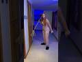 Cuando tú mujer está limpiando la casa #cosasdeparejas #humor #comedia