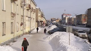 Копейчане спасаются от гололеда и сосулек