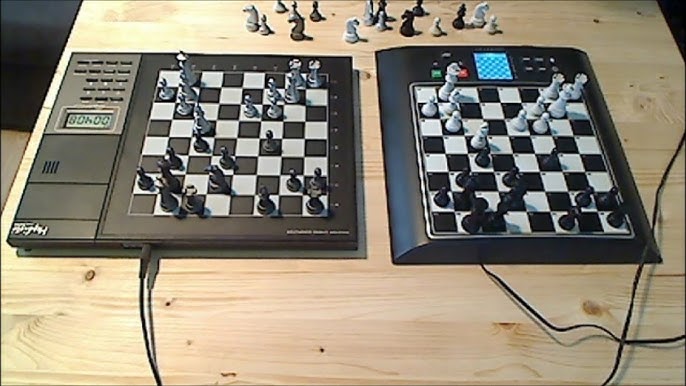 Saitek Mephisto Model CT07V Master Chess (2003) Electronic Chess