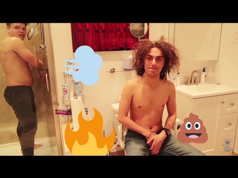 Jelly and Jordi get CAUGHT in the bathroom! (GONE WET)