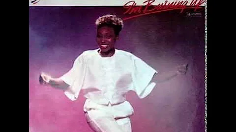 YVONNE CHAKA CHAKA (I'm Burning Up - 1987)  A03- I'm In Love With A DJ - 1985 - 1987)