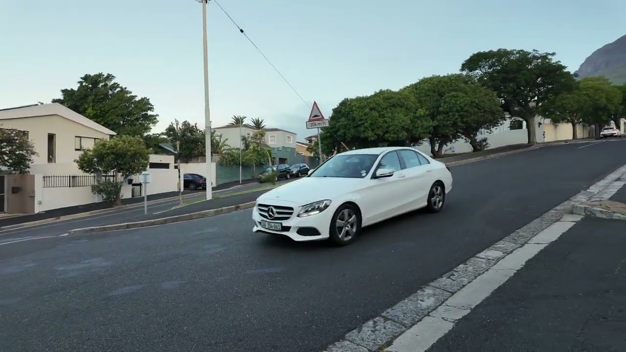 South Africa Today (Thu 26/12/24) - Vredehoek, Cape Town: Sunset Walking Tour in 4K