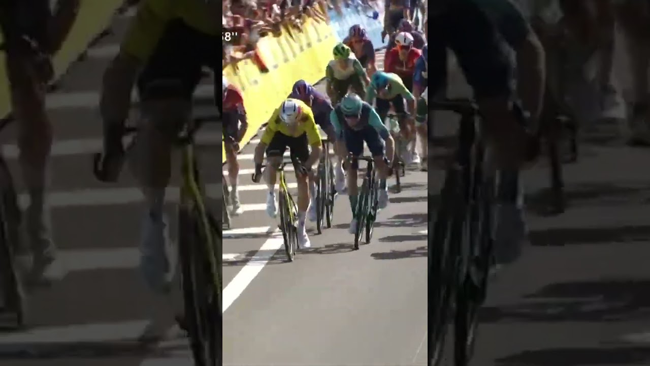 Never doubt Wout! π The Belgian wins the bunch sprint, for his first victory since Paris-Roubaix πͺ