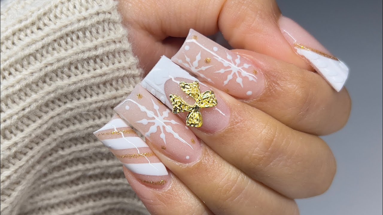 White & Gold Christmas Nail Design | Acrylic Nails Tutorial 
