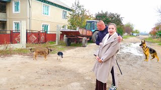 Înconjurati de Câini Agresivi / Irochka s-a Speriat