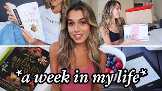 Spend the Week Reading & Chilling With Me