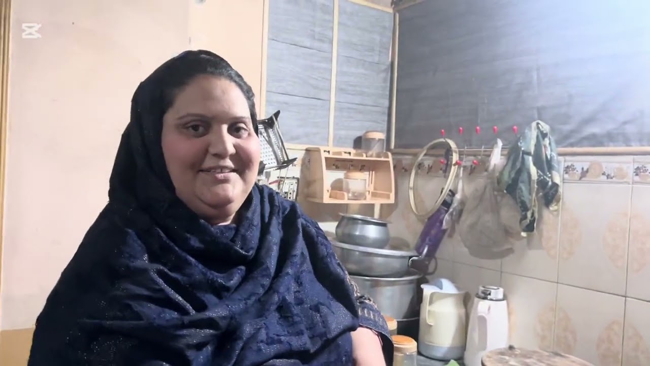 ￼ Ammi, Sabzi, Bana, Rahi Hai