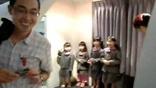 990615嘟嘟妹職業體驗任意城－體驗「空服員」-5.AVI