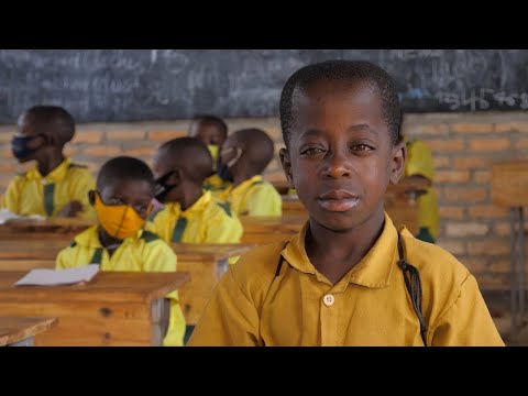 Vidéo: Un élève De 15 Ans Tire Sur Son Professeur Et Ses Camarades De Classe