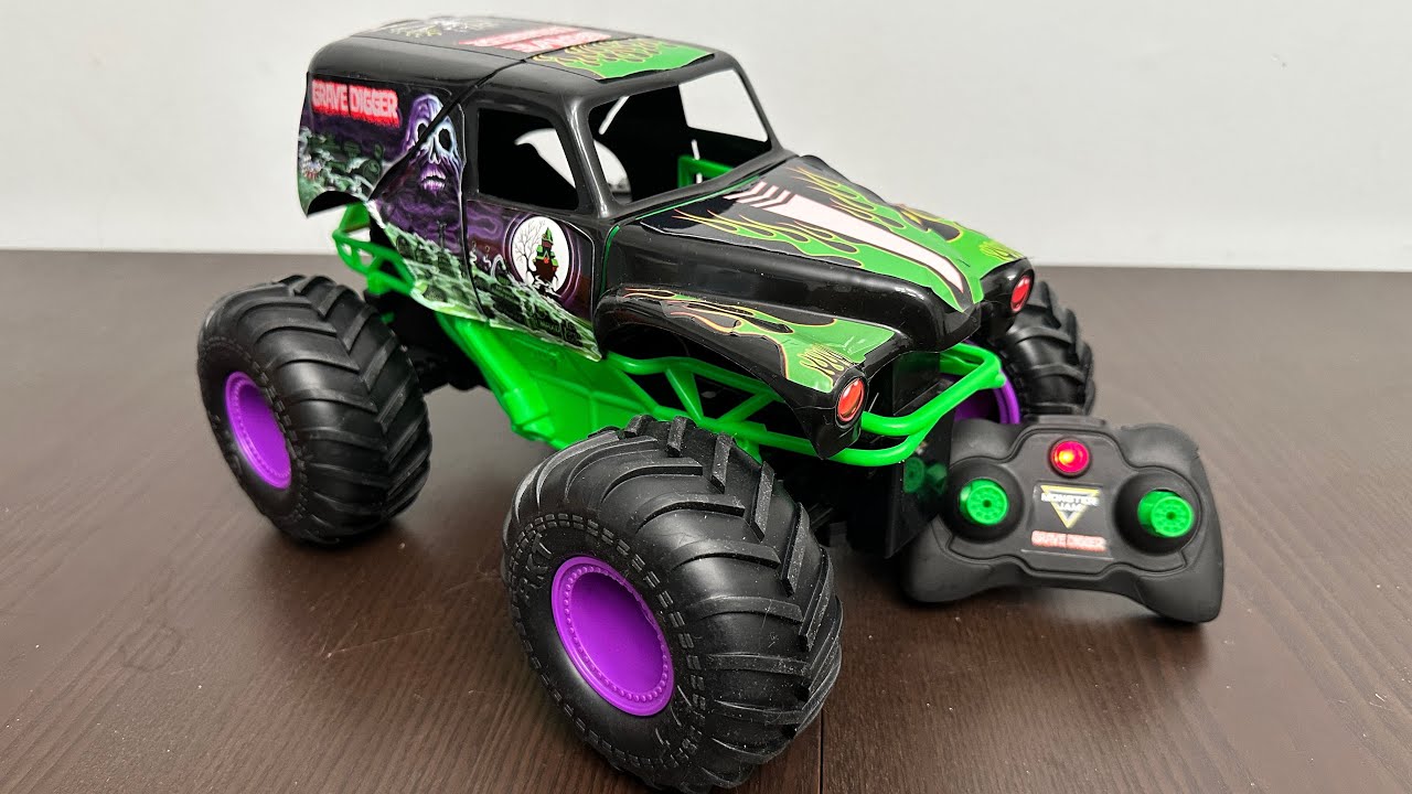 Monster Jam Smash & Bash Grave Digger RC Toys Unboxing - YouTube