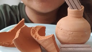 Vignette de la vidéo "ASMR Eating clay pots: broken clay chips, mexican mini clay pot & tiny red groves 🙂"