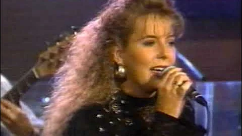 Julie Maynard  Coup de Foudre  Country Centre Vill...
