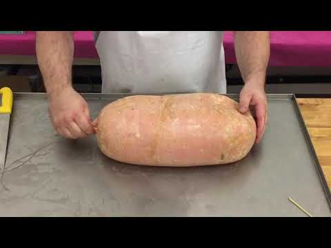 Video: Come si fa la mortadella?