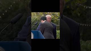 Mamdani's face when Trump slaps his arm 😂😂