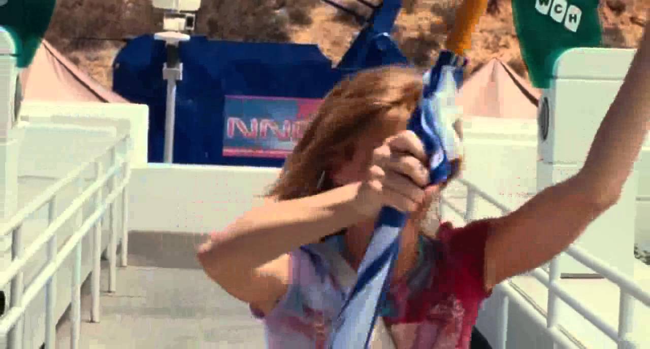 Sandra Bullock stalks Bradley Cooper - All About Steve 2009