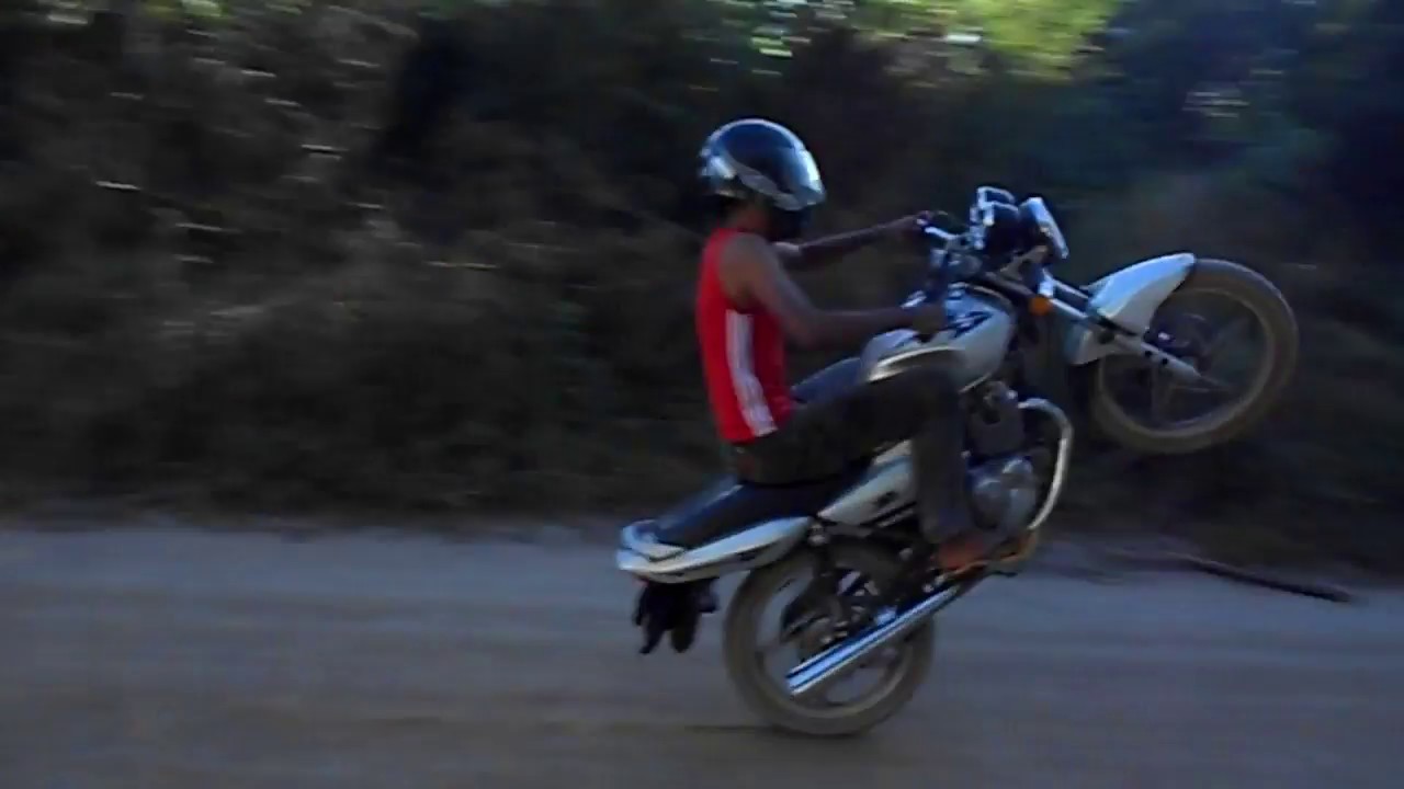 Grau na estrada de terra - YouTube
