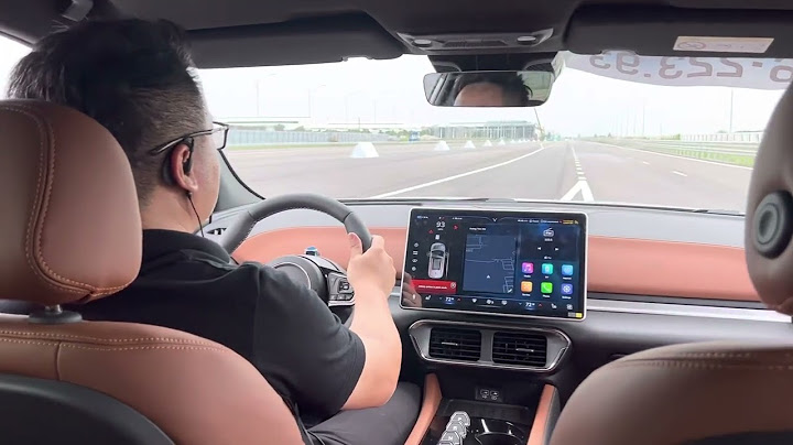 Thử tốc tối đa 200km/h xe ô tô điện VinFast VF 8