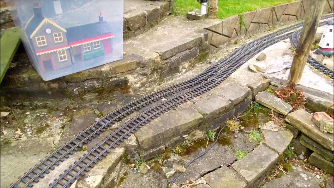Garden Rail Level Crossing